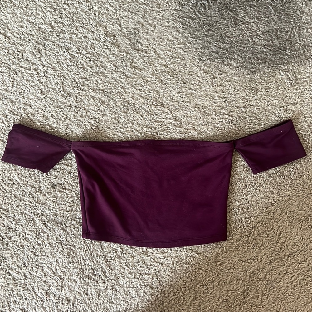 Maroon over the shoulder sleeves crop top